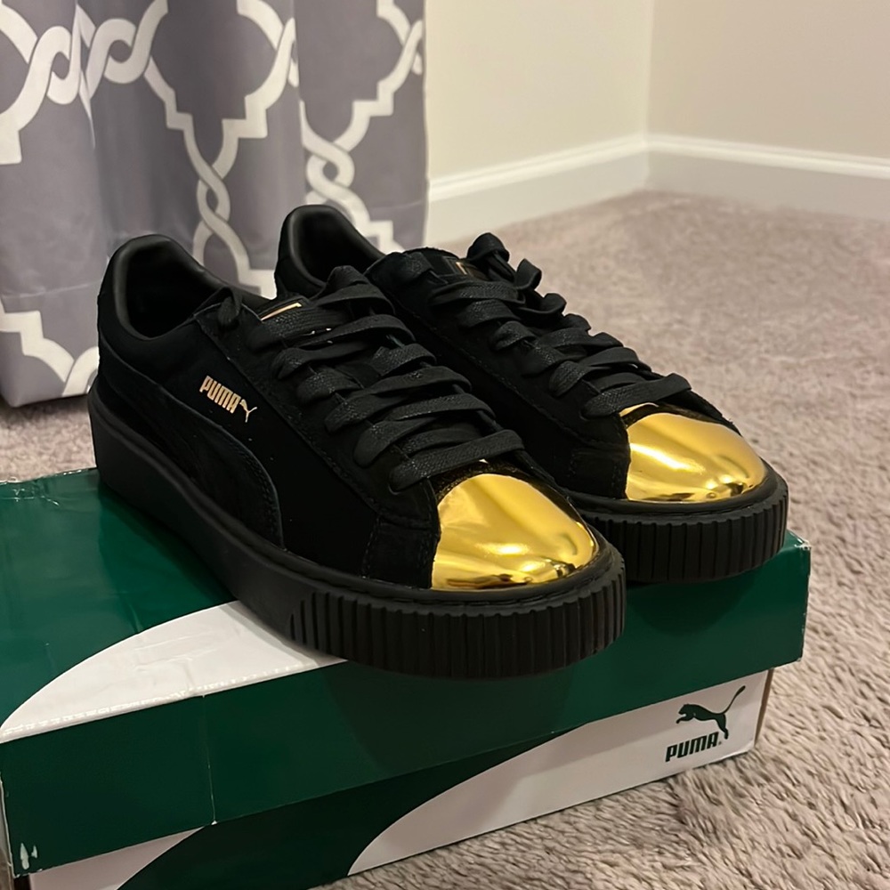 Puma Suede Platform Black Gold Shoes Sneakers 362222-02 Women’s Size 6